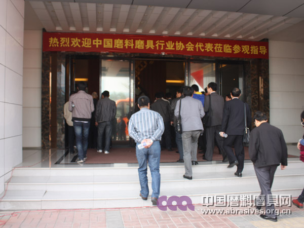 中國磨料磨具行業(yè)協(xié)會(huì)代表佛山參觀交流