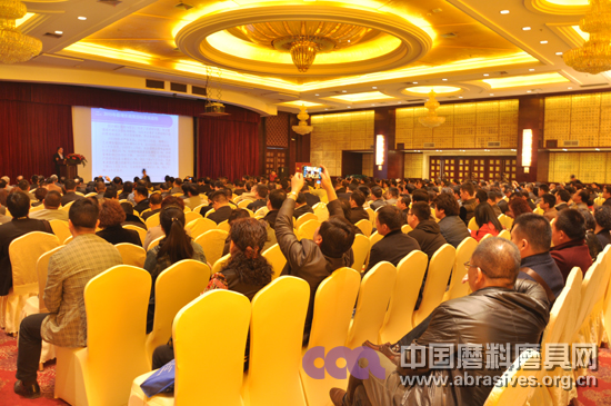 2015年春季全國磨料磨具行業(yè)信息交流暨第六十一屆中國剛玉碳化硅交易會(huì)在合肥開幕