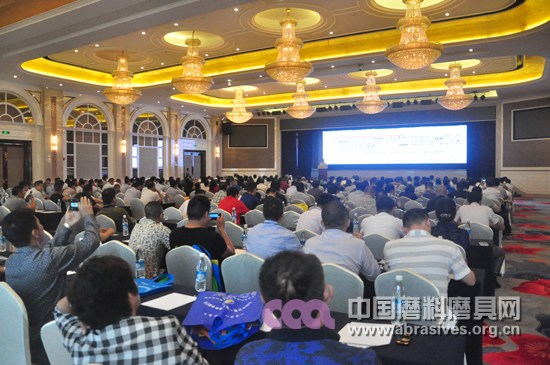 2016年秋季全國磨料磨具行業(yè)信息交流暨第六十四屆中國剛玉碳化硅交易會在成都開幕