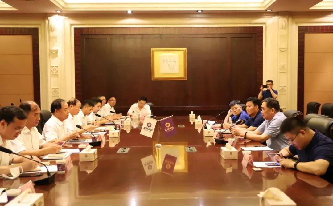 齊峰新材董事長(zhǎng)李學(xué)峰一行到圣泉集團(tuán)參觀交流