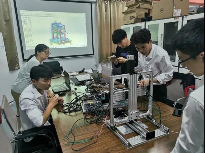 常州工業學院學生發明鑄件打磨機，被企業相中